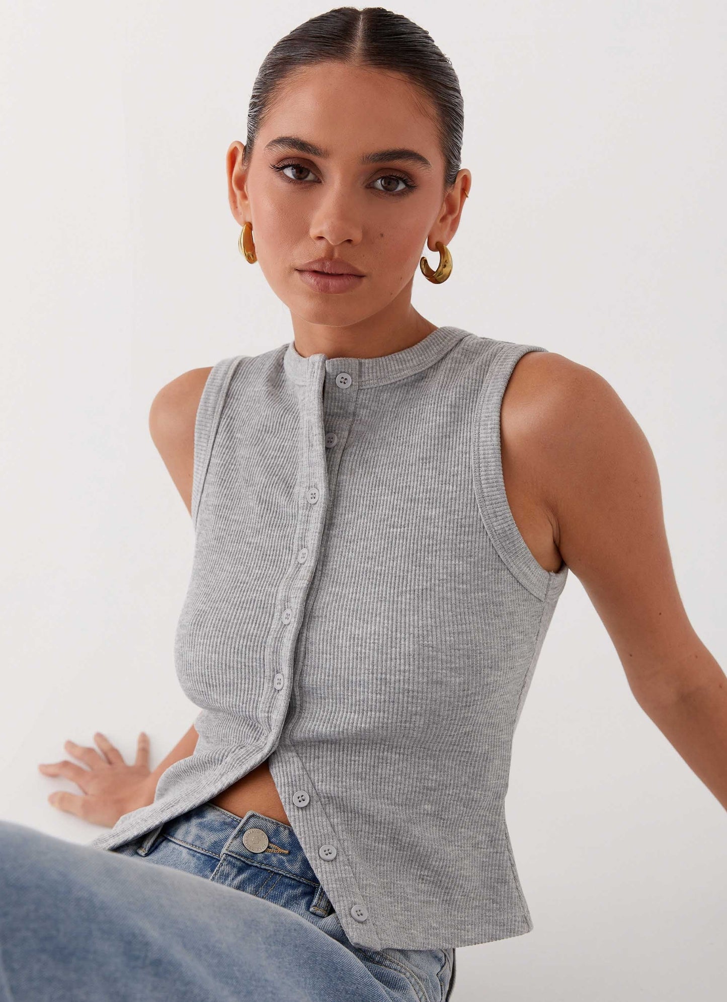 50% Korting | ZomerBreeze™ Stijlvolle Tanktop met Trendy Knoopdetails